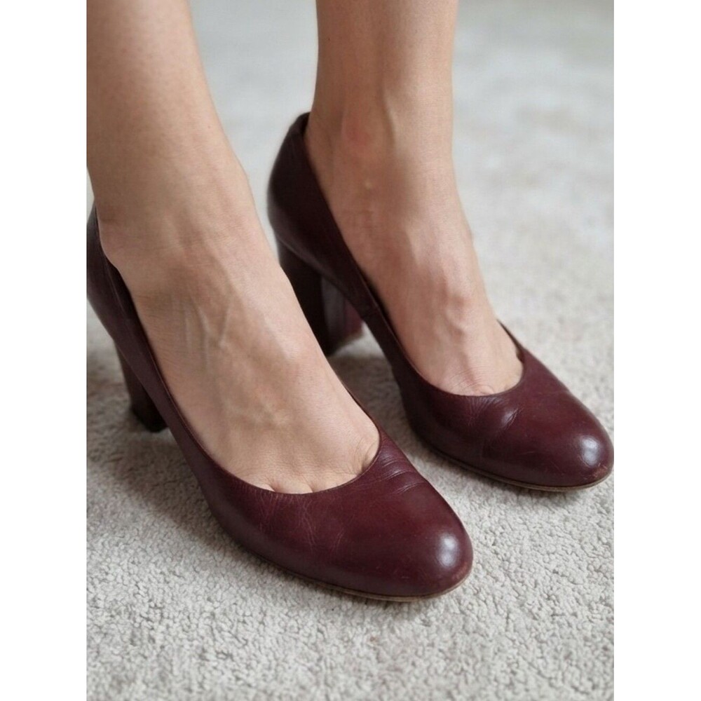 Stuart Weitzman Burgundy Leather Block Heel Pumps Round Toe Size 39